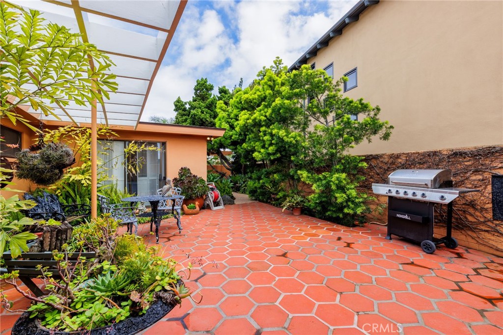 MLS #NP25080640 image #2