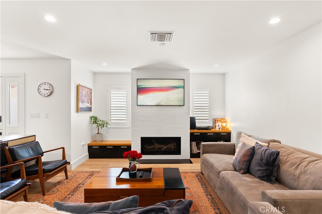 MLS #NP25109114 image #1