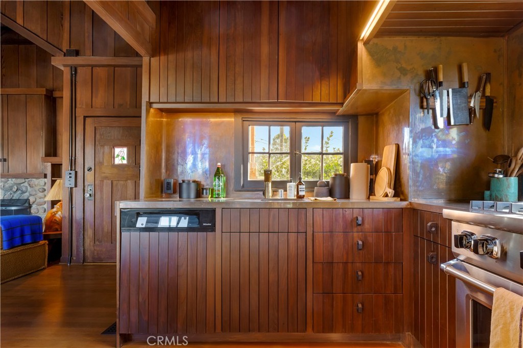 MLS #NP25115485 image #6