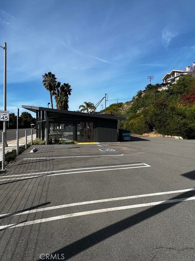 MLS #NP25134432 image #2