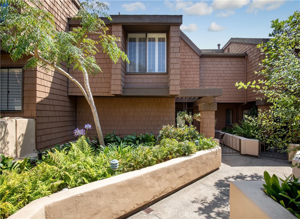 MLS #NP25141696 image #0