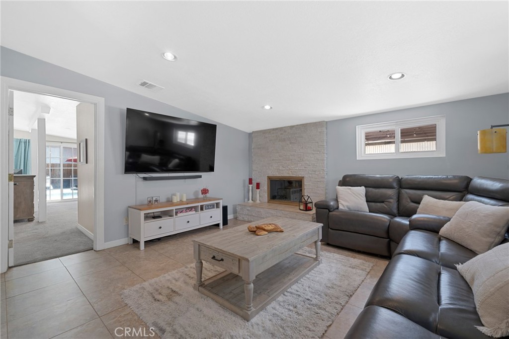 MLS #NP25159026 image #1