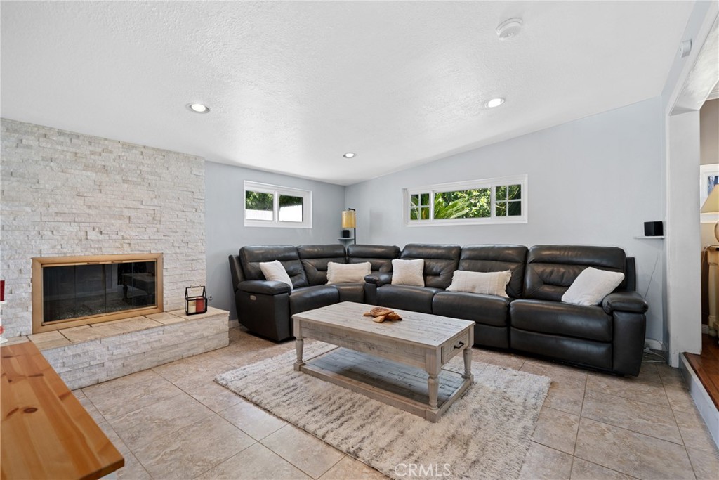 MLS #NP25159026 image #8