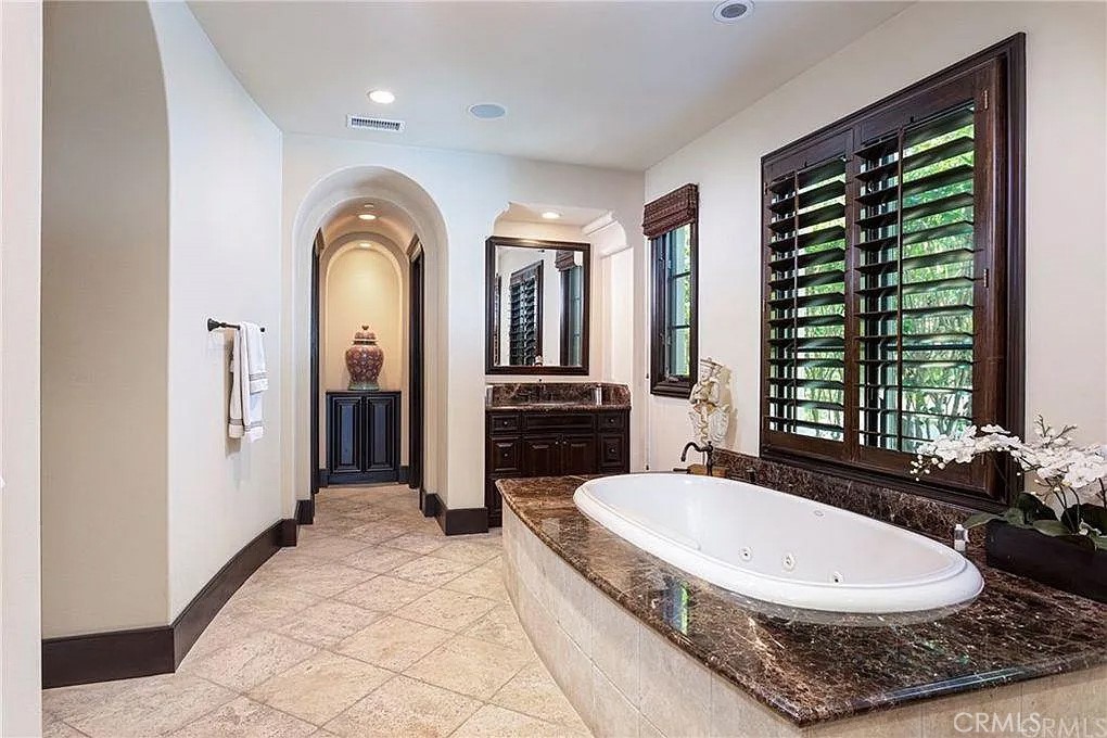 MLS #NP25178567 image #17