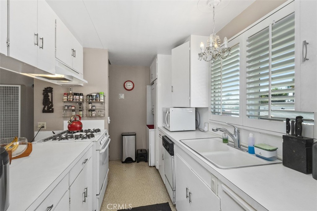 MLS #NP25184410 image #24