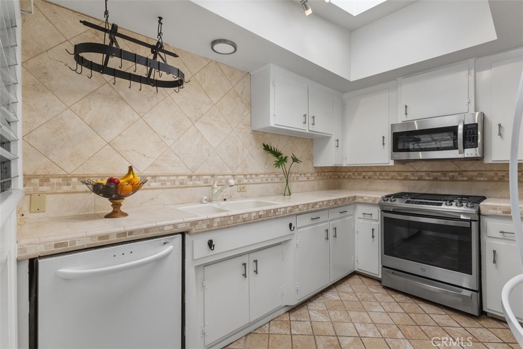 MLS #NP25184410 image #9