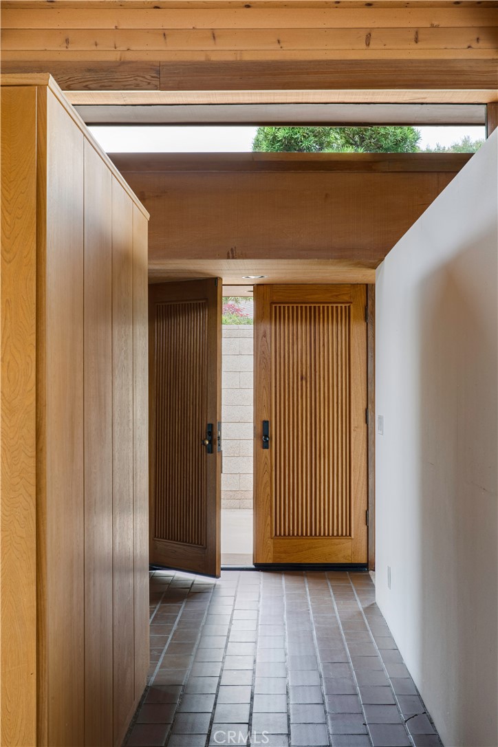 MLS #NP25187933 image #1