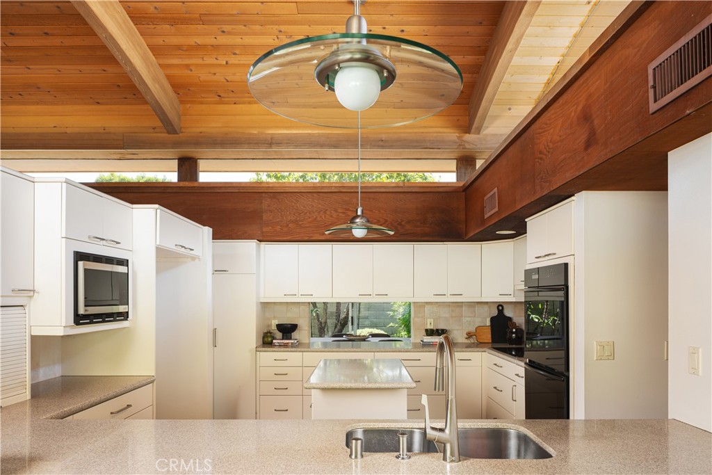 MLS #NP25187933 image #10