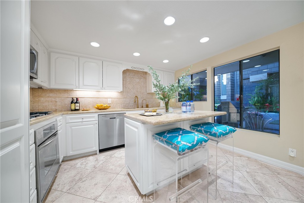 MLS #NP25191059 image #6