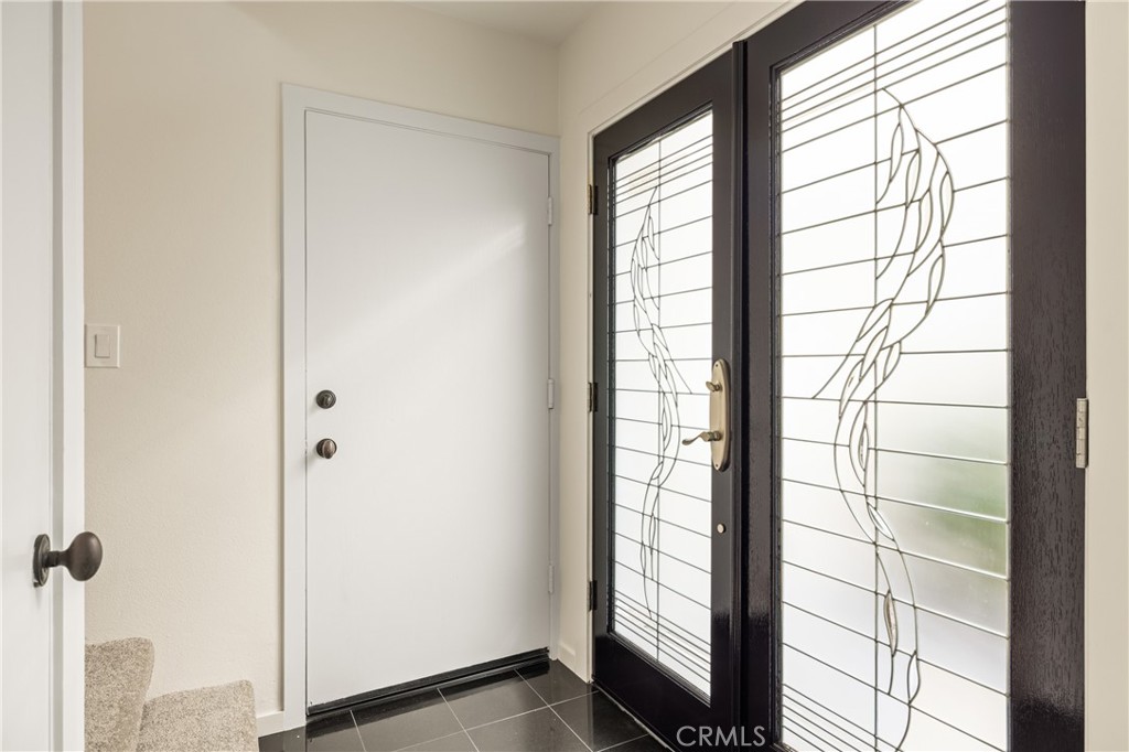 MLS #NP25192312 image #2