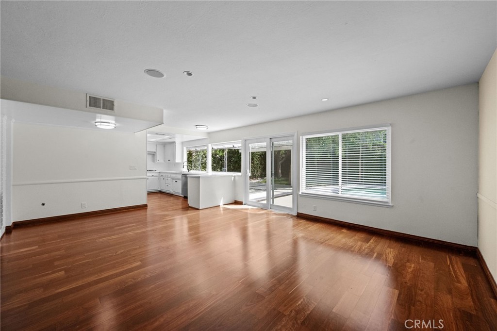 MLS #NP25193354 image #23