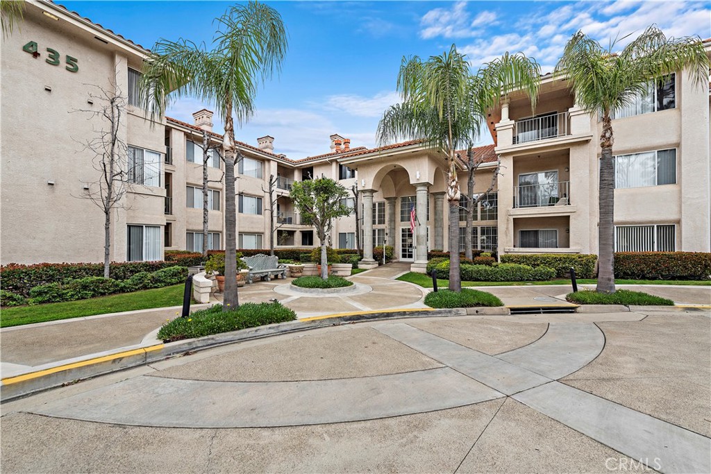 MLS #NP25197191 image #1