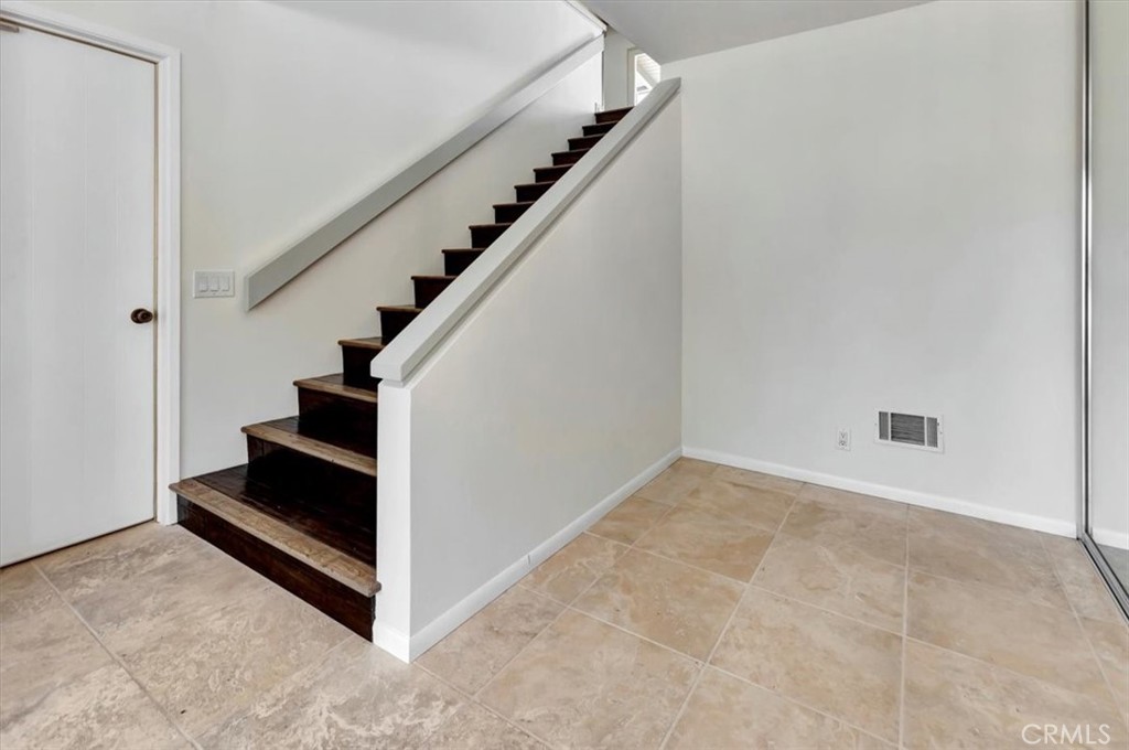 MLS #NP25214353 image #5