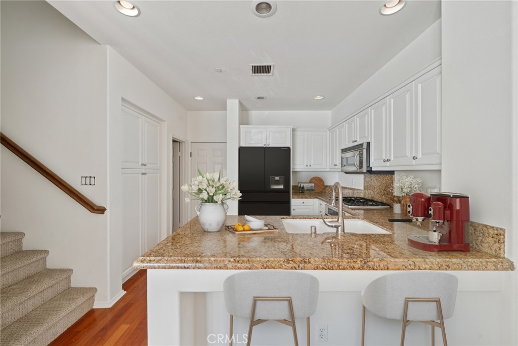 MLS #NP25218880 image #1