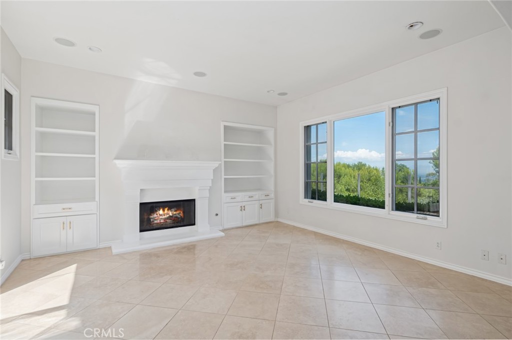 MLS #NP25218965 image #11