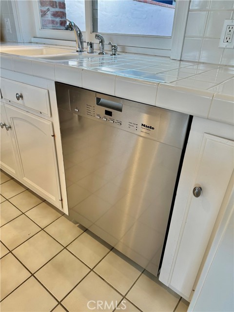 MLS #NP25222909 image #10