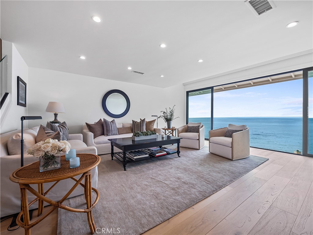 MLS #NP25225542 image #1