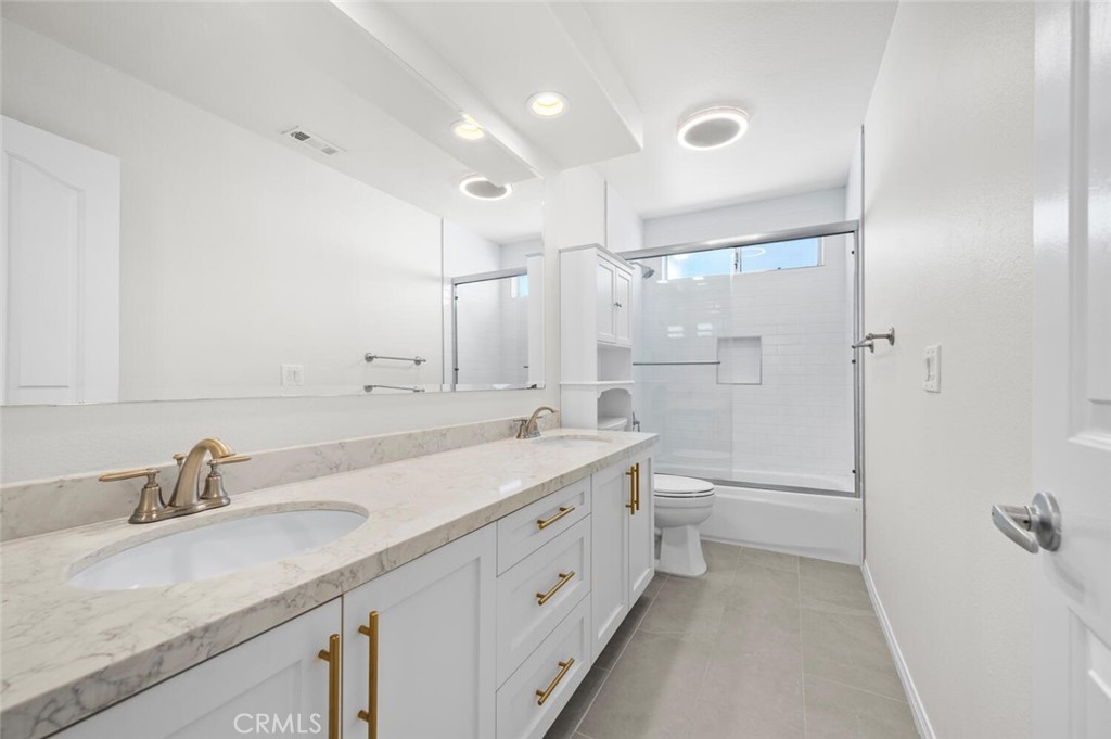 MLS #NP25225677 image #1