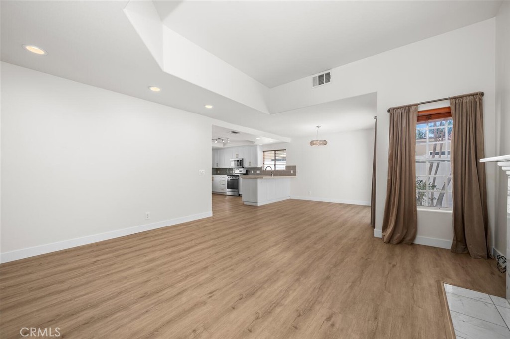 MLS #NP25225677 image #5