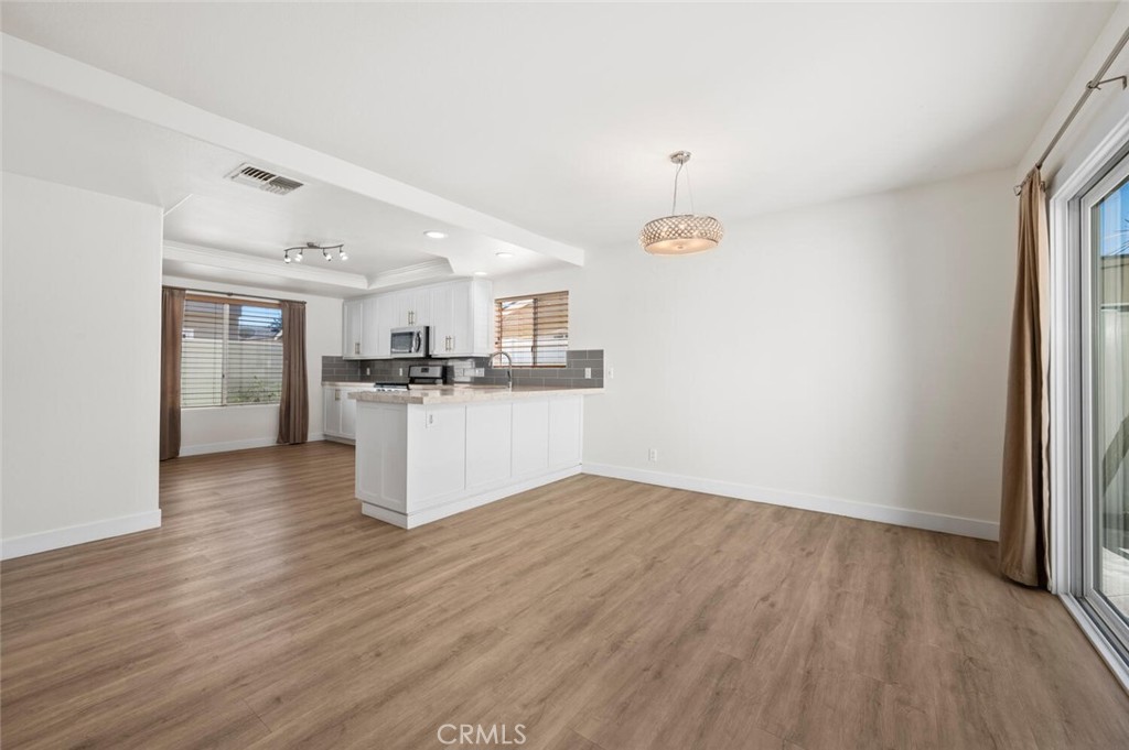 MLS #NP25225677 image #9