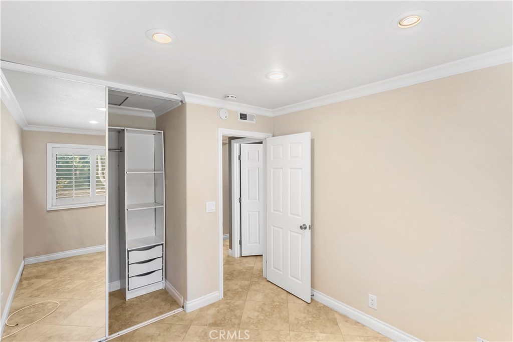 MLS #NP25227907 image #22