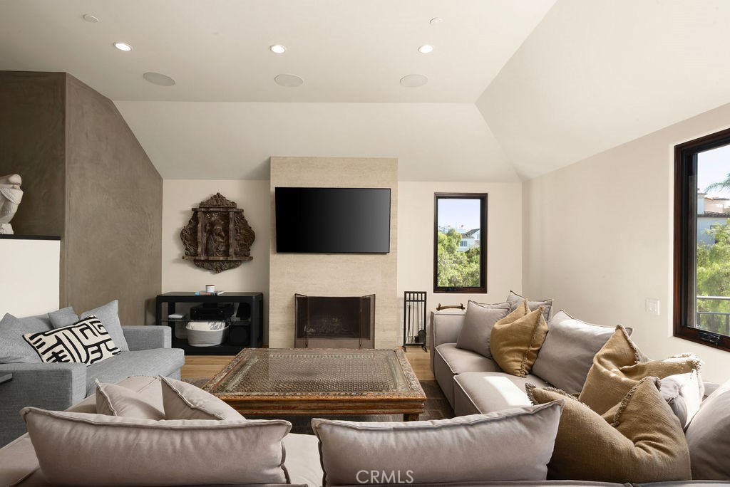 MLS #NP25229664 image #3