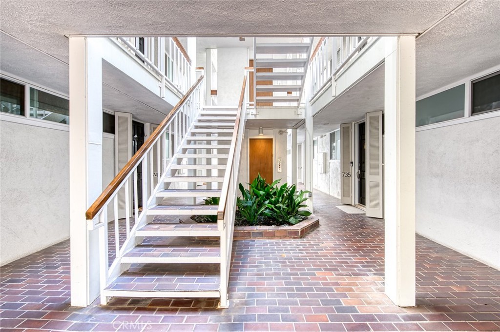 MLS #NP25226582 image #2