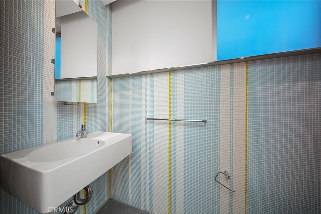 MLS #NP25234385 image #12