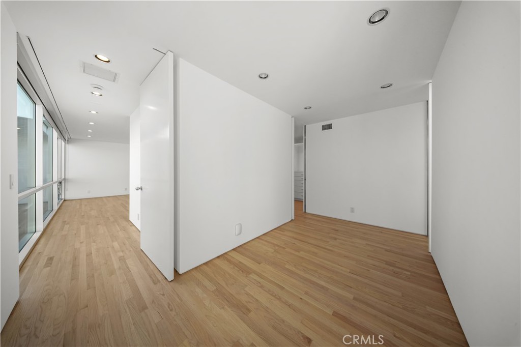 MLS #NP25234385 image #25