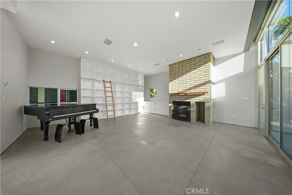 MLS #NP25234385 image #5