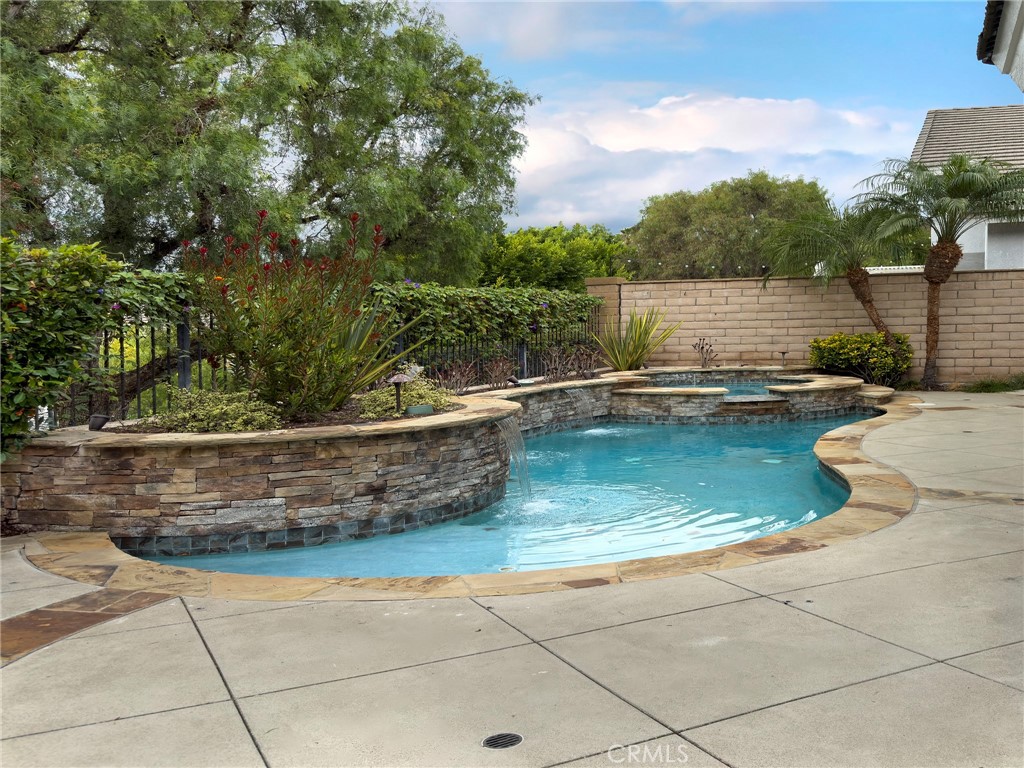 MLS #NP25239644 image #0