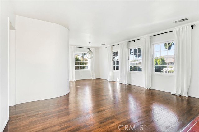 MLS #NP25247432 image #5