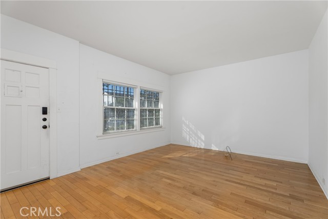 MLS #NP25247788 image #4