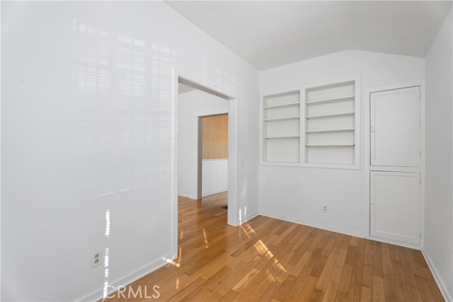 MLS #NP25247788 image #8