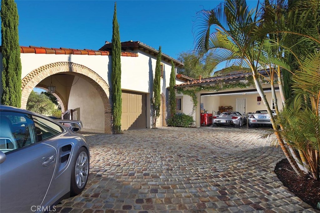 MLS #NP25254367 image #1