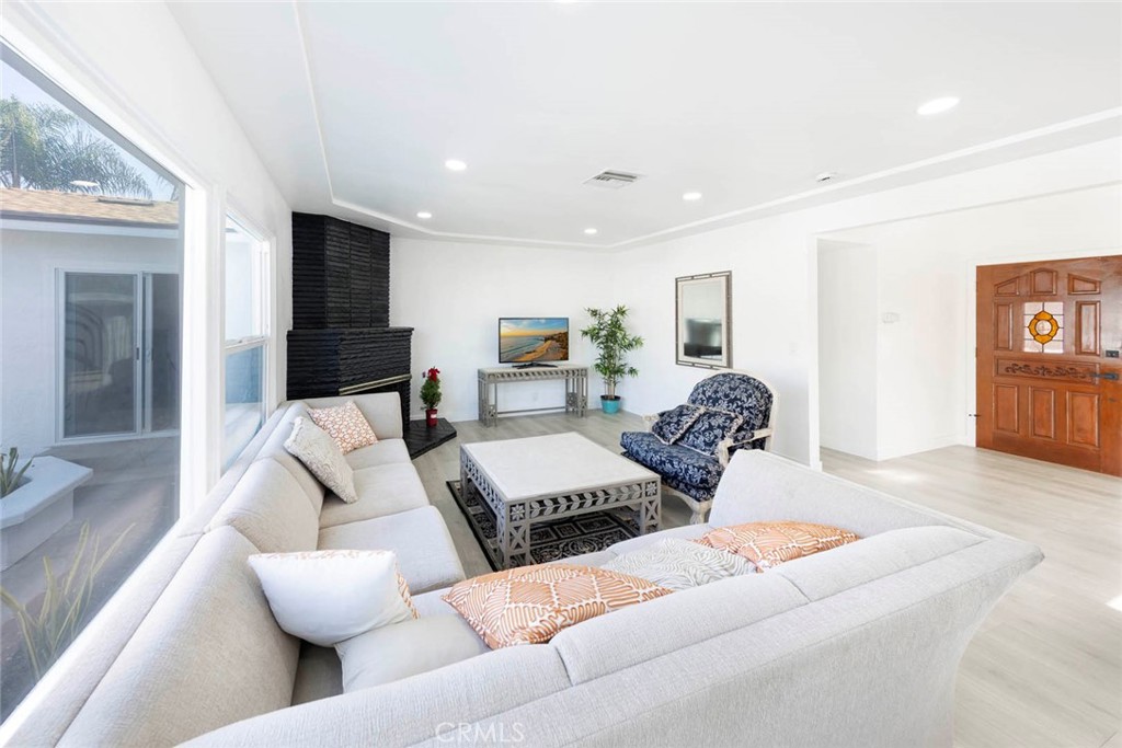 MLS #NP25255223 image #4