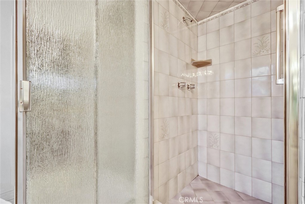 MLS #NP25255765 image #16