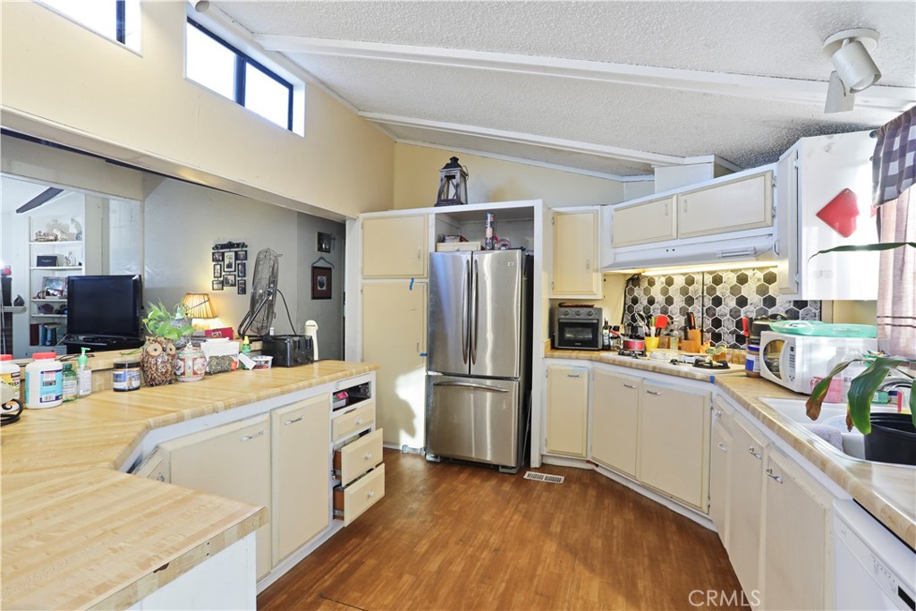 MLS #NP25255824 image #10