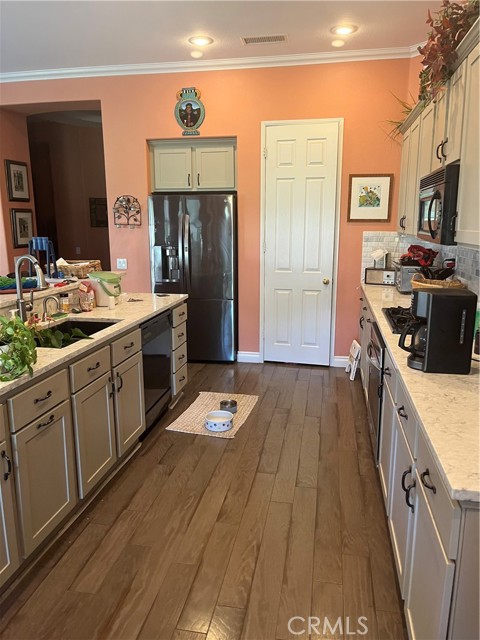 MLS #NP25258289 image #2