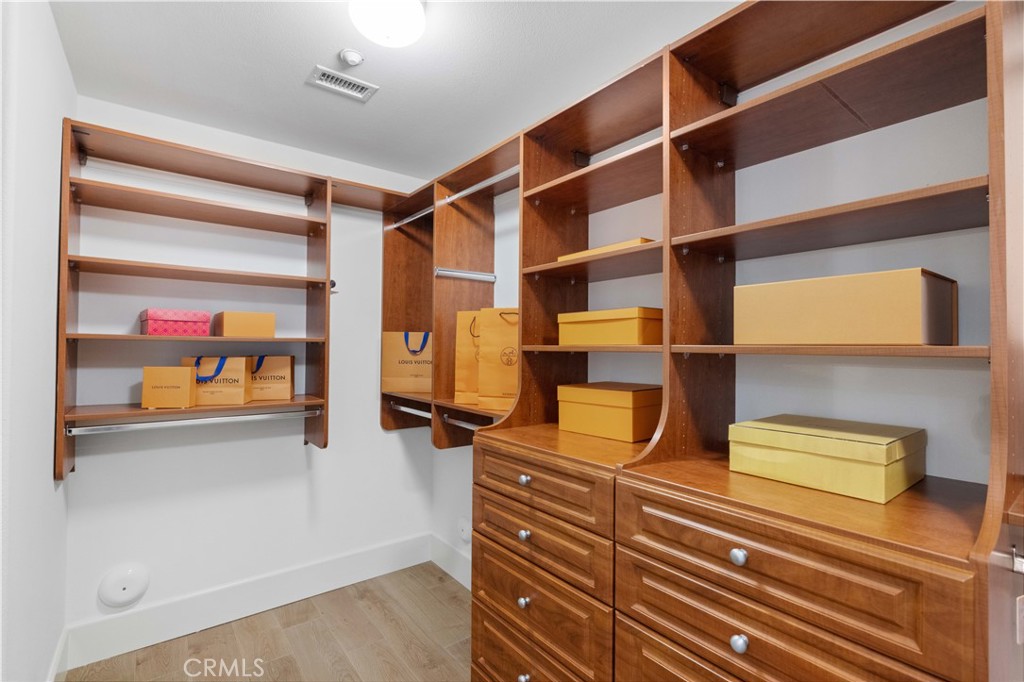 MLS #NP25058104 image #21