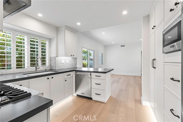 MLS #NP25261018 image #10