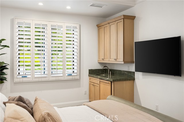 MLS #NP25263894 image #25