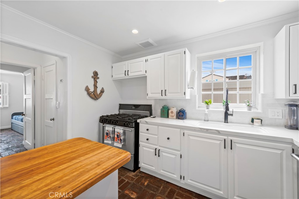 MLS #NP25266726 image #9