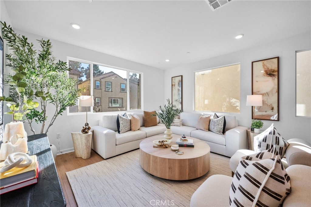 MLS #NP25267229 image #2