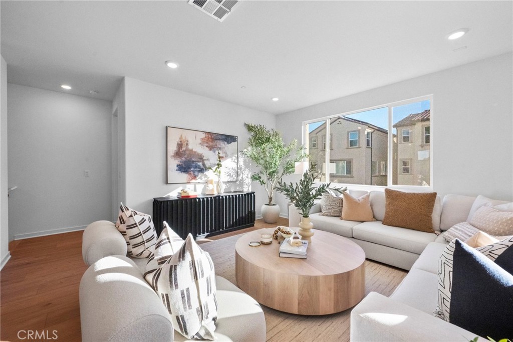 MLS #NP25267229 image #23