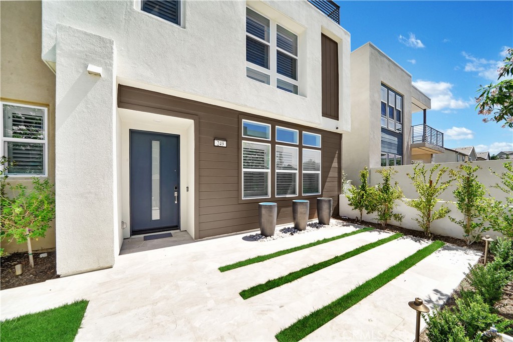 MLS #NP25271936 image #1