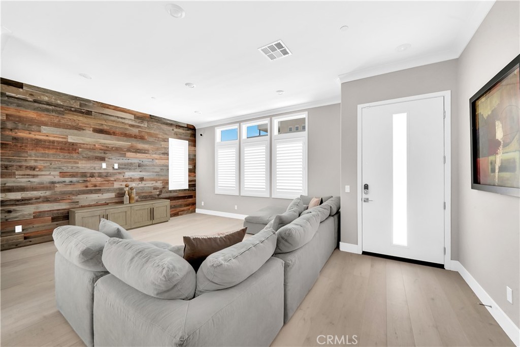 MLS #NP25271936 image #5