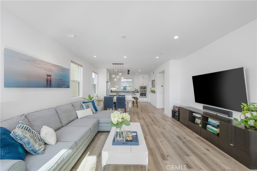 MLS #NP25272565 image #9