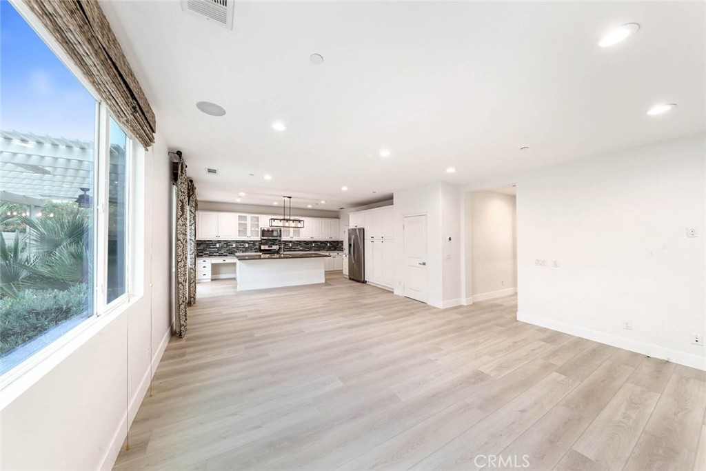 MLS #NP25273434 image #6