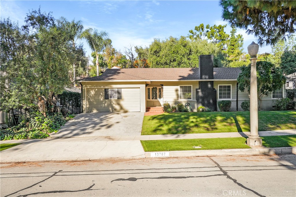 MLS #NP25273839 image #1